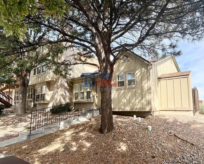 Photo - 6825 Overland Dr House