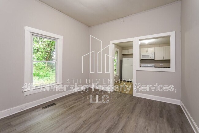 Foto del edificio - 921 E 23rd St