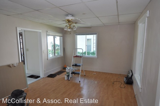 Building Photo - 2 br, 1 bath House - 214 S. State Street