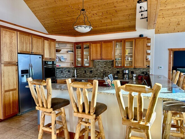 Building Photo - 33 Timberline Dr