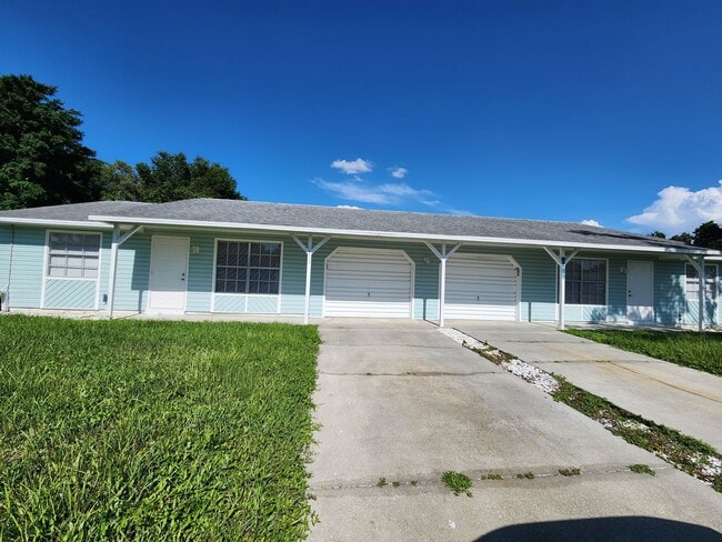 Building Photo - Cozy Duplex in the Beautiful Buckingham Area