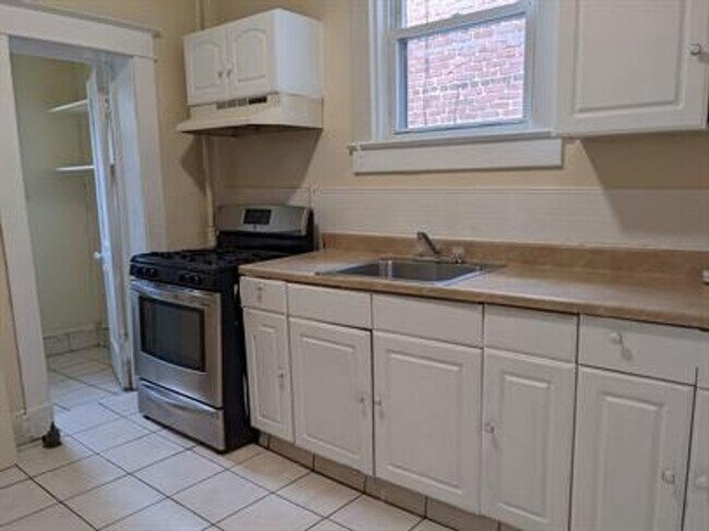 Foto del edificio - 3120 Brighton St