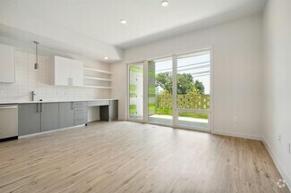 Building Photo - 4004 Banister Ln