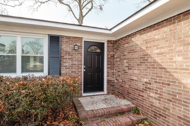 Foto del edificio - 119 Sunnywood Dr