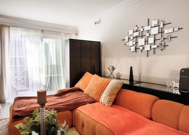 Foto del edificio - 355 N Maple St