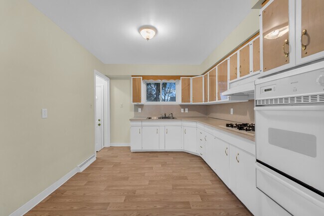 Modern Kitchen! - 538 Brown St