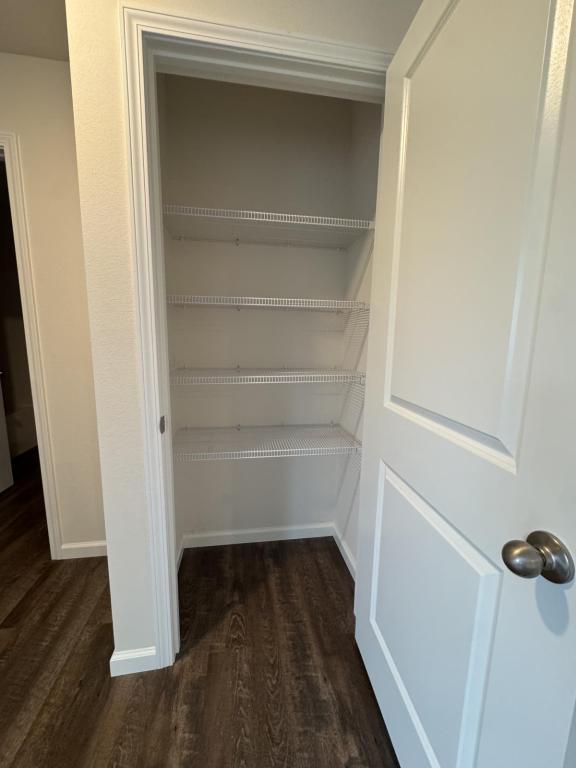 Foto del edificio - 323 Cedar Cove Ln