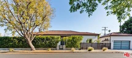 Building Photo - 5059 Hesperia Ave