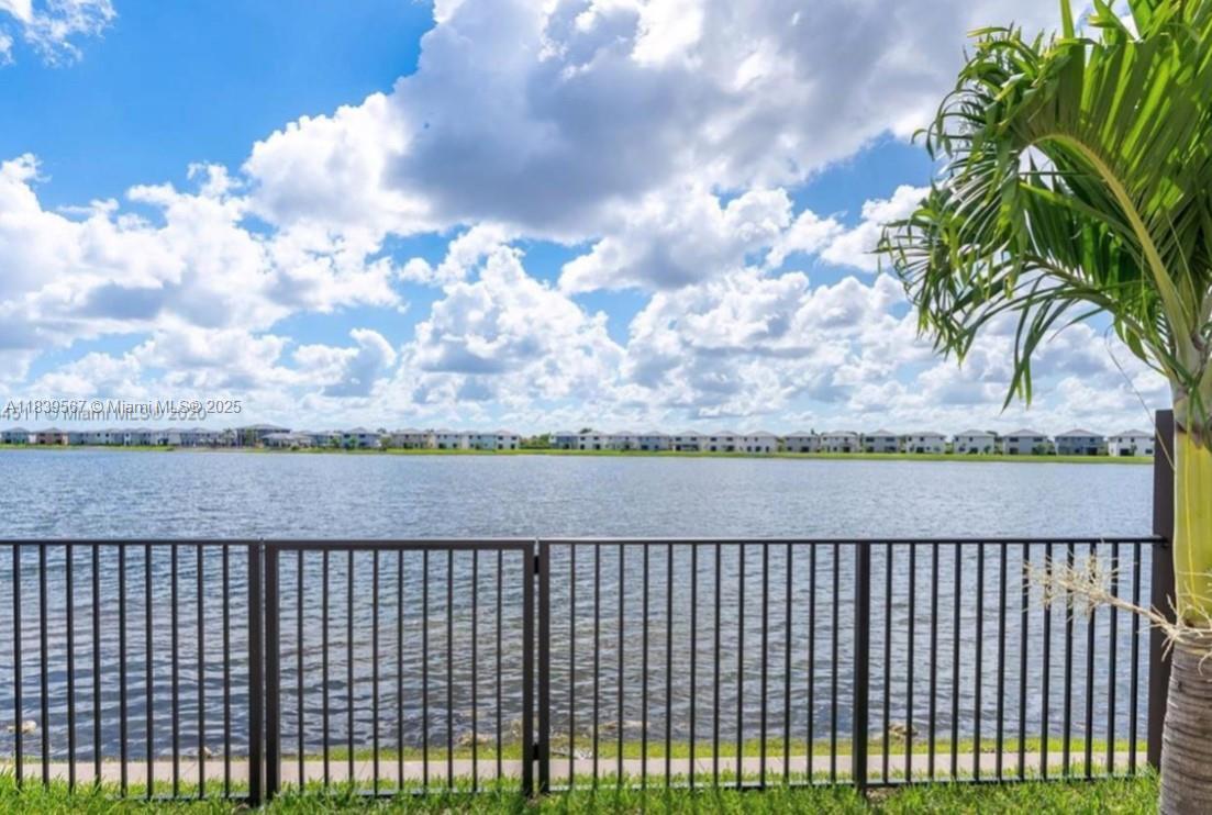 Foto principal - 9076 NW 158th St