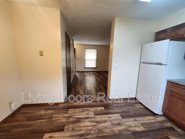 Building Photo - 1520 David Dr
