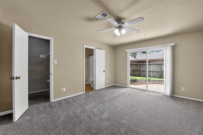 Building Photo - 16019 Mill Point Dr
