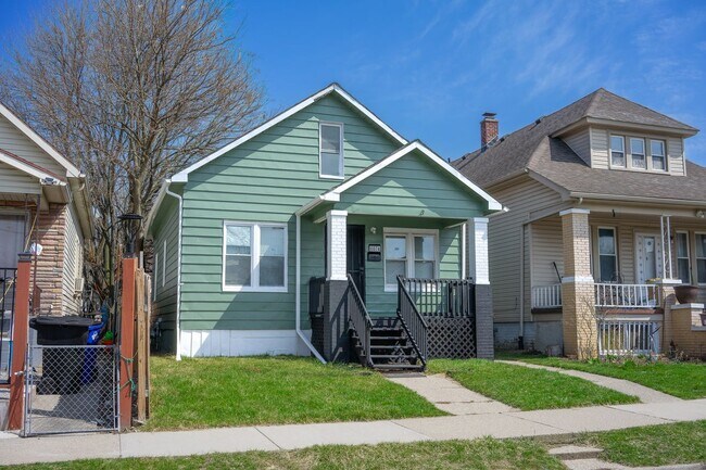 Foto del edificio - 6074 Tarnow St