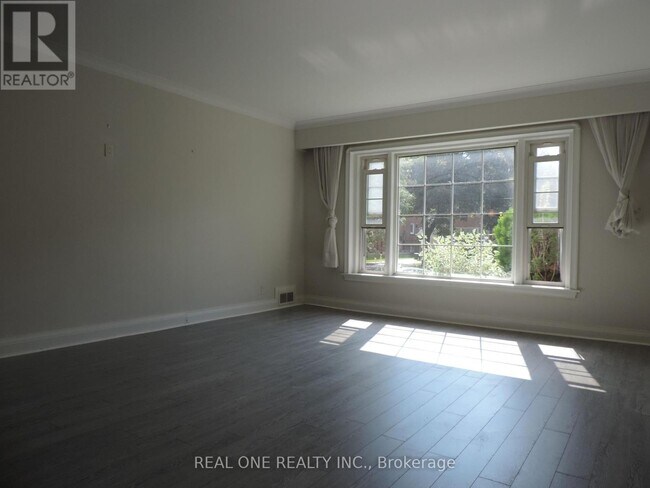 Photo du bâtiment - 616 Briar Hill Ave