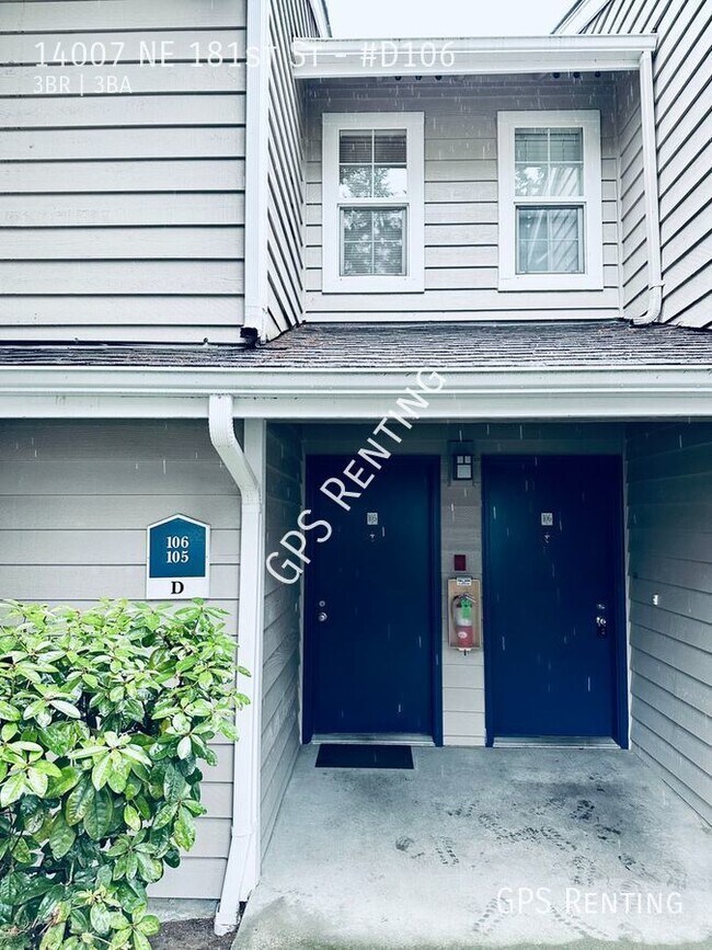 Building Photo - Large Townhome. Downtown Woodinville!