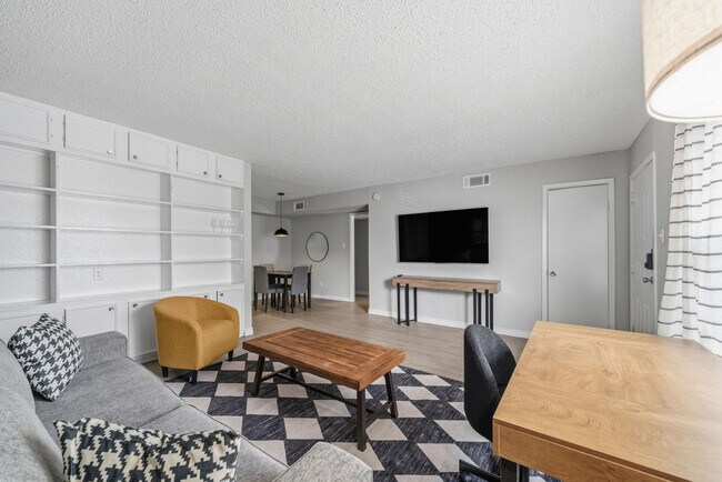 Foto del edificio - 1307 Wilcrest Dr
