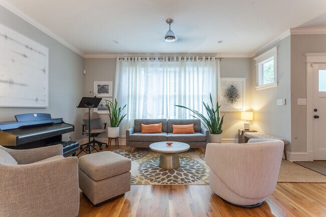 Foto del edificio - Gorgeous 3bd/2.5ba Two-Story Home Near Downtown Durham, Incredible Location!