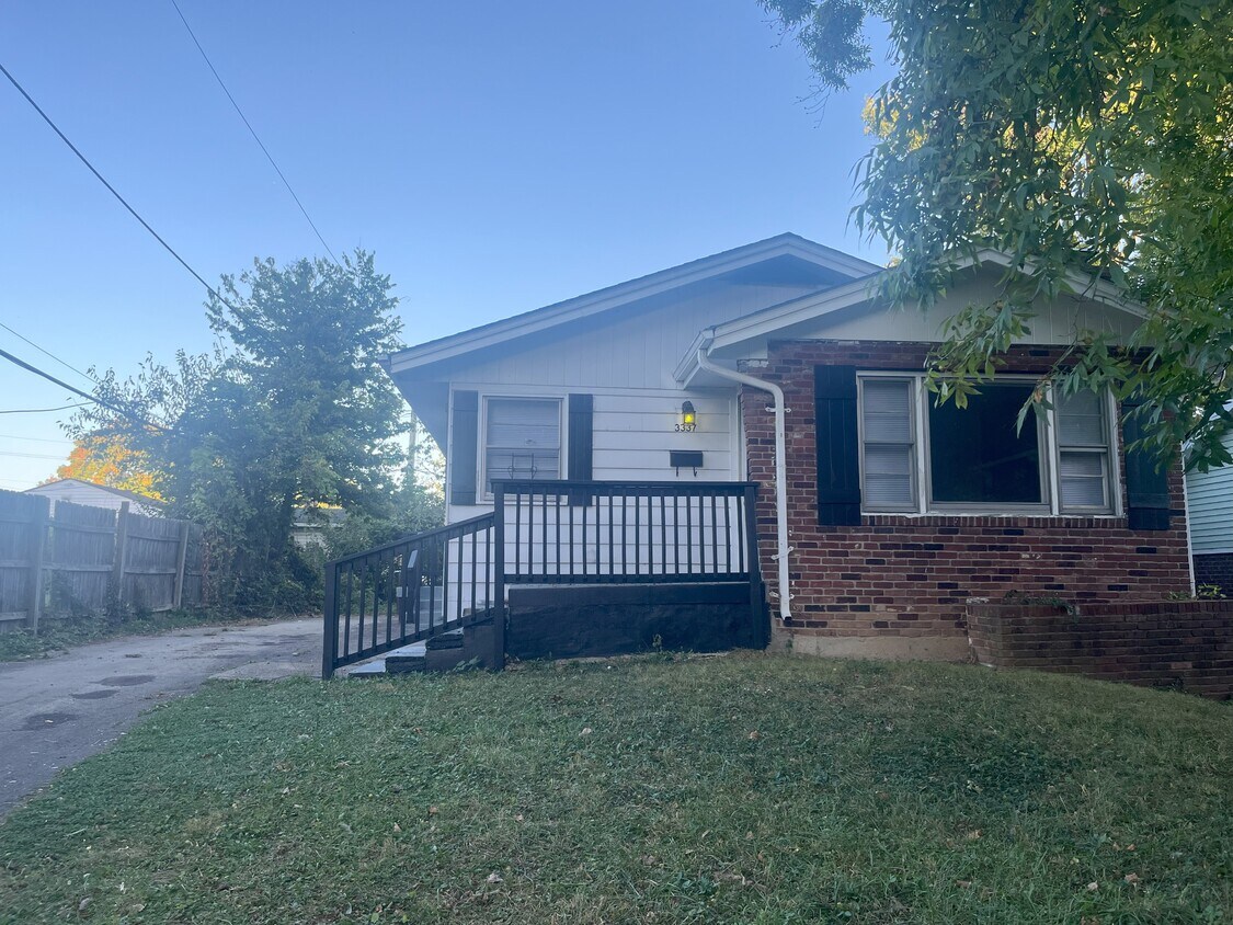 Foto principal - 3337 Houston St