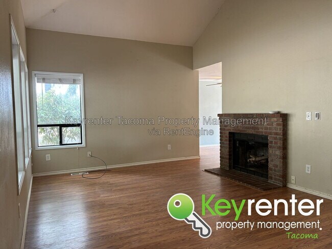 Foto del edificio - 1448 NW Island Lake Rd