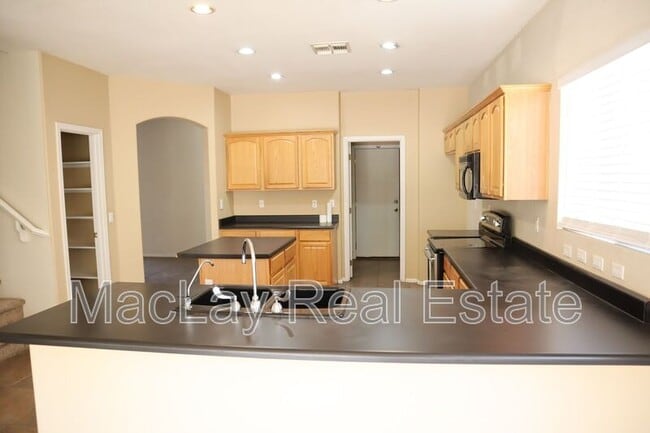 Foto del edificio - 9465 E Lompoc Ave