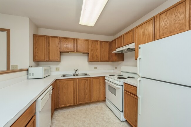 Building Photo - 801 N McLean Blvd