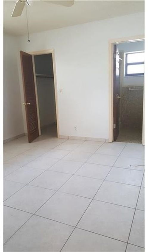 Foto del edificio - 4250 Stirling Rd