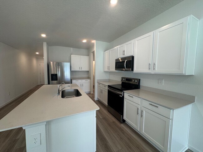 Building Photo - 88 Rose Dr