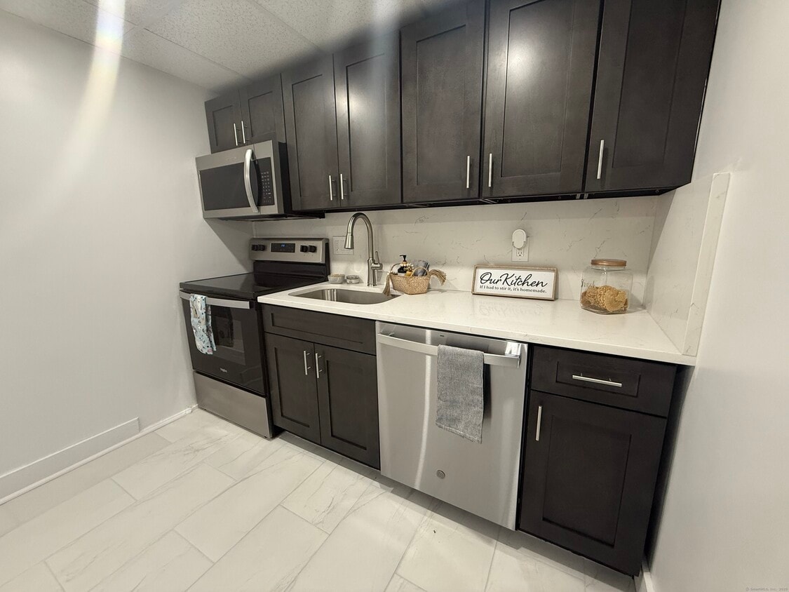 Foto principal - 156 Garfield Ave