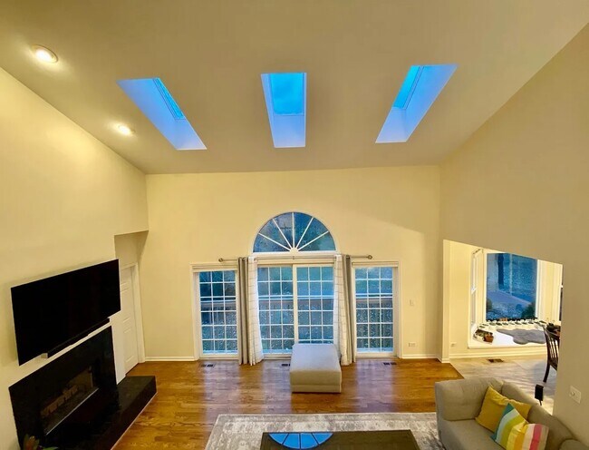 Foto del edificio - 3220 Indian Creek Dr