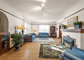 Foto del edificio - 1217 N G St
