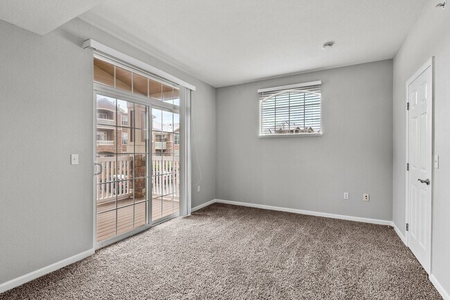 Building Photo - Gorgeous Two Bedroom Windmill Creek Condo!