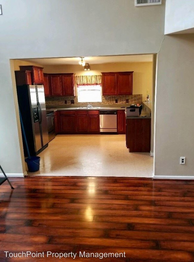 Building Photo - 3 br, 2.5 bath House - 2652 Cochrane Drive