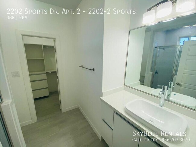 Foto del edificio - 2202 S Sports Dr
