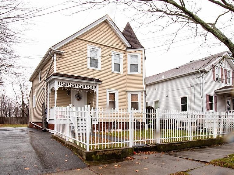 Primary Photo - 63 Alger Ave