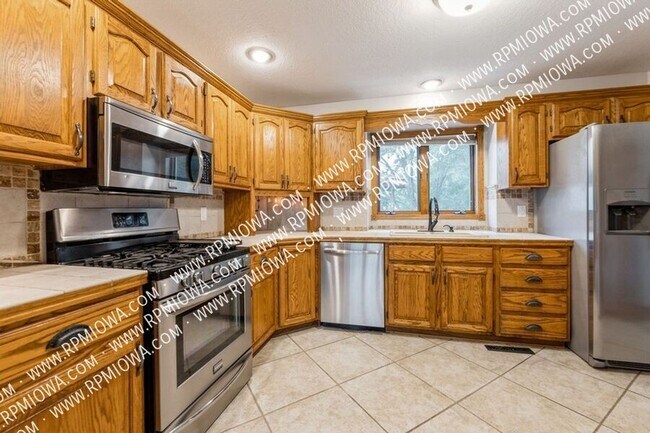 Foto del edificio - 2106 Timberline Ln