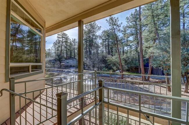 Building Photo - Beautiful home in the Mountain Club!