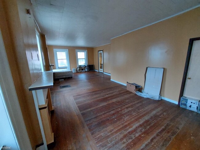 Building Photo - 3 br, 1 bath House - 181 Canal Street 1