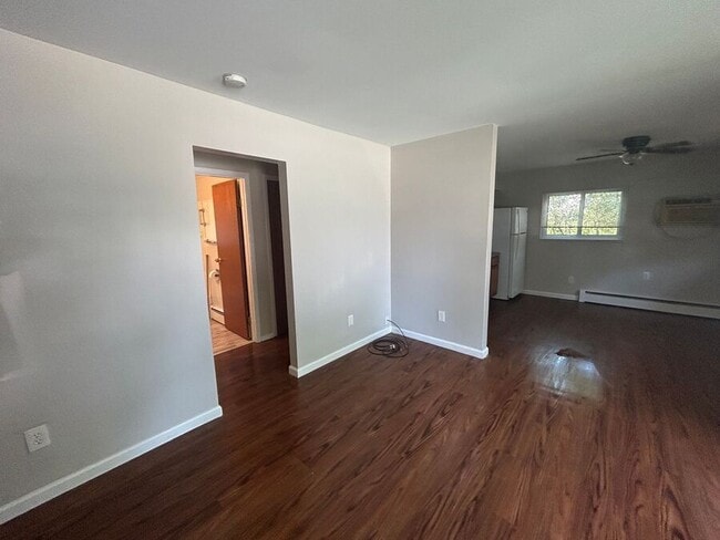 Building Photo - 256 Drahner-1