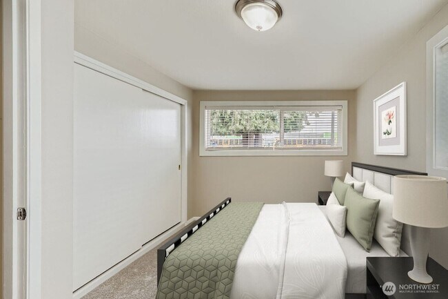 Foto del edificio - SHORT TERM ONLY Private Oasis Near Green L...