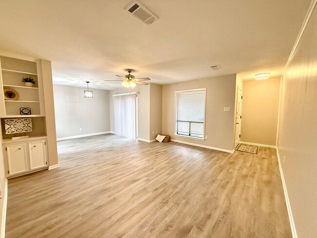 Building Photo - 601 Cache Cv