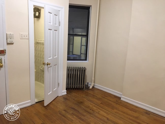 Building Photo - 133 Avenue C