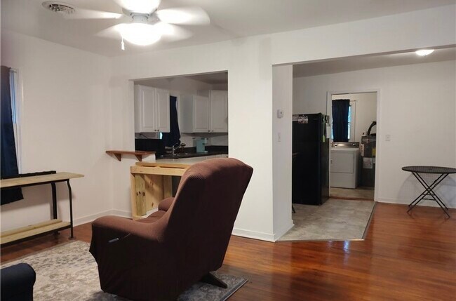 Foto del edificio - 1107 W Cawson St