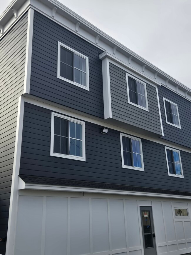 Photo - 12 W 5th St Apartments