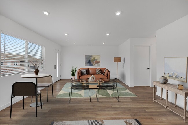 Building Photo - Quattro Apartments