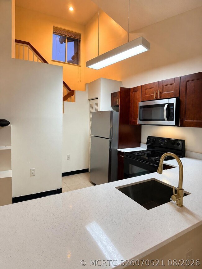 Building Photo - 21202 Glenmoor Dr