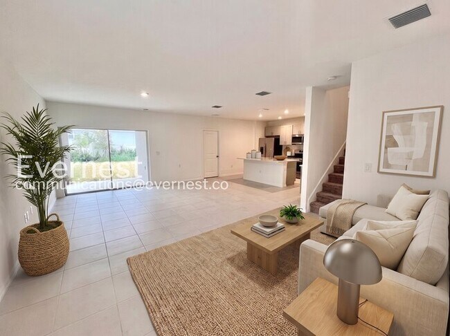 Foto del edificio - Spacious 5 Bed, 3.5 Bath Home with Fenced Yard and 2-Car Garage | Available Soon!