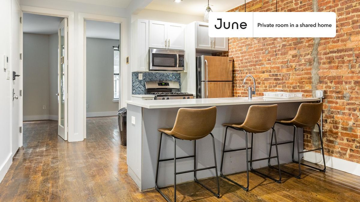 Room in Shared 4 bed/2 bath home - Room in Shared 4 bed/2 bath home