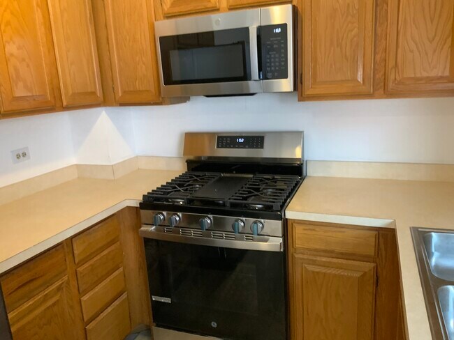 Foto del edificio - 1610 W 103rd St