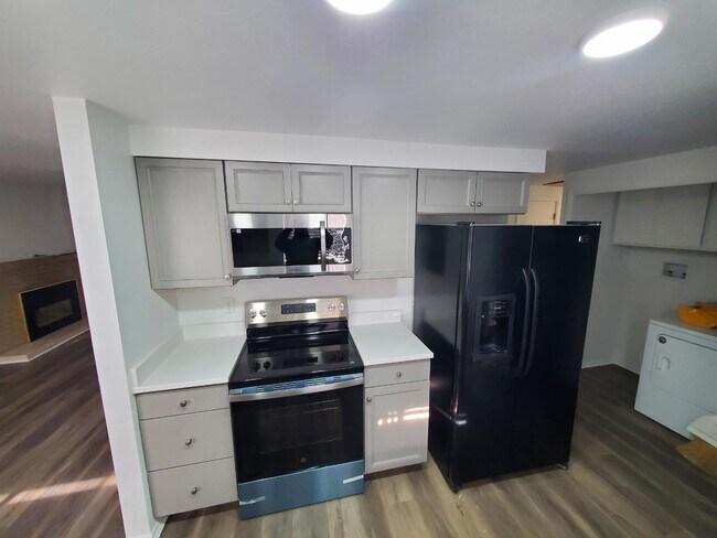 Building Photo - 14905 S Redwood Rd