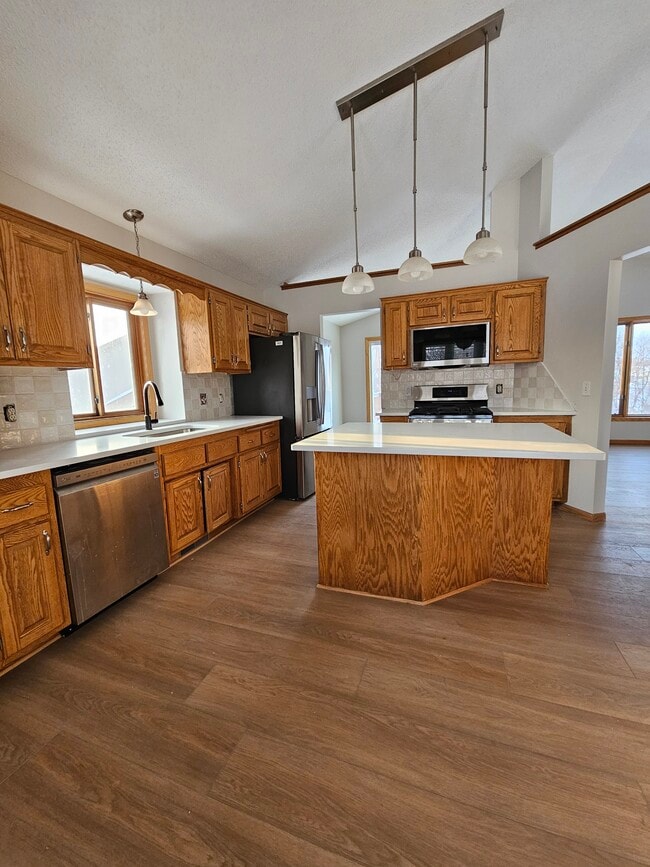 Foto del edificio - 10283 Karston Ave NE