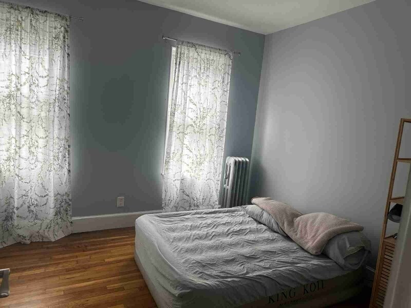 Primary Photo - 52 Hazleton St